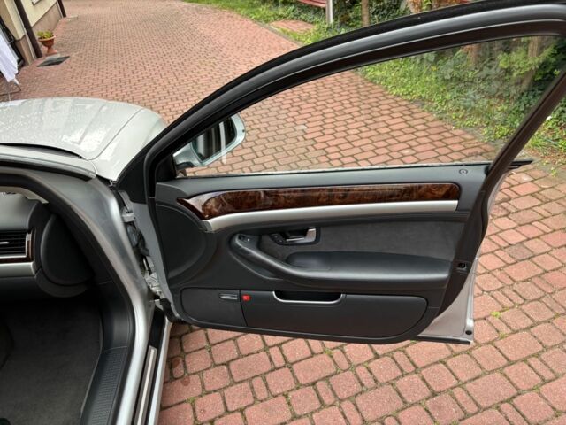 Серый Ауди А8, объемом двигателя 3 л и пробегом 311 тыс. км за 10000 $, фото 13 на Automoto.ua