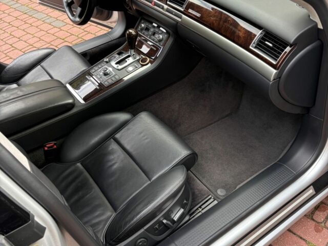 Серый Ауди А8, объемом двигателя 3 л и пробегом 311 тыс. км за 10000 $, фото 14 на Automoto.ua