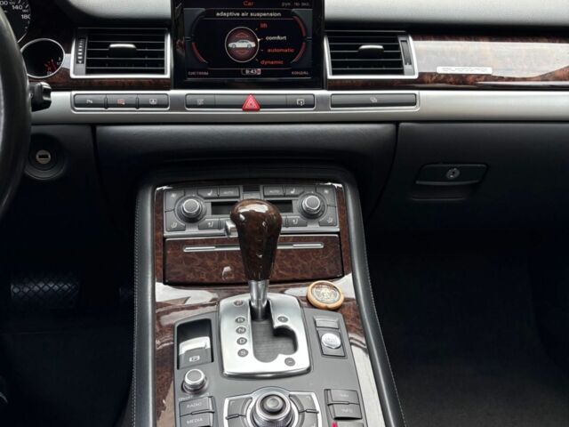 Серый Ауди А8, объемом двигателя 3 л и пробегом 311 тыс. км за 10000 $, фото 17 на Automoto.ua