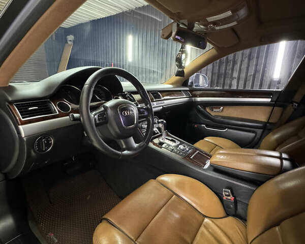 Сірий Ауді A8, об'ємом двигуна 4.13 л та пробігом 392 тис. км за 13200 $, фото 9 на Automoto.ua