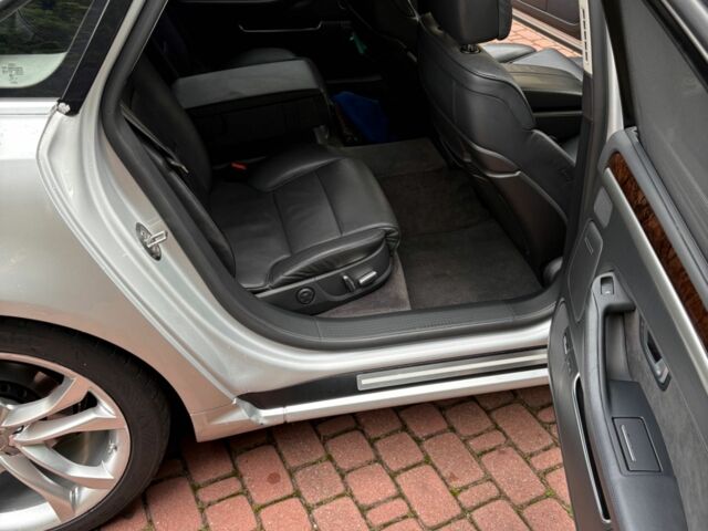 Серый Ауди А8, объемом двигателя 3 л и пробегом 311 тыс. км за 10000 $, фото 15 на Automoto.ua