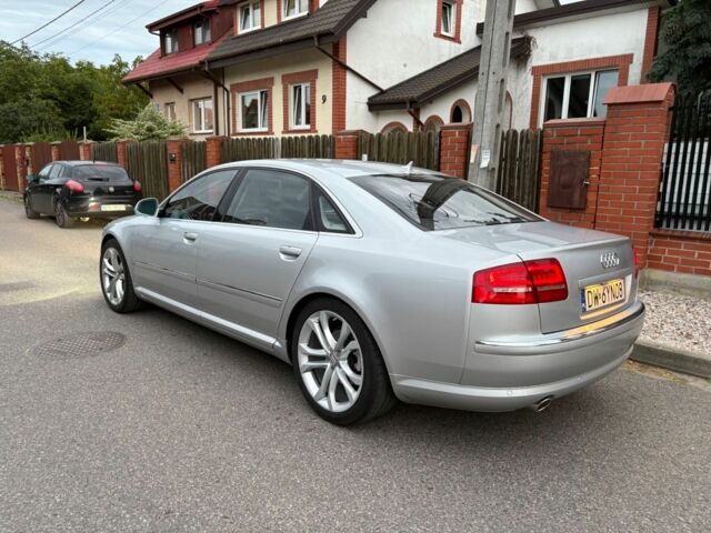 Серый Ауди А8, объемом двигателя 3 л и пробегом 311 тыс. км за 10000 $, фото 1 на Automoto.ua