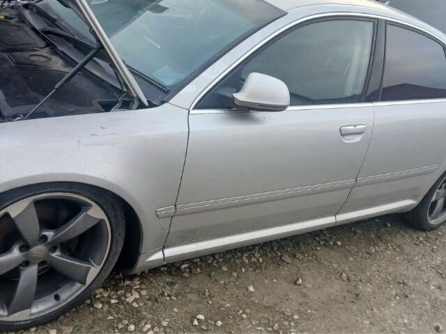 Серый Ауди А8, объемом двигателя 3 л и пробегом 170 тыс. км за 4633 $, фото 3 на Automoto.ua