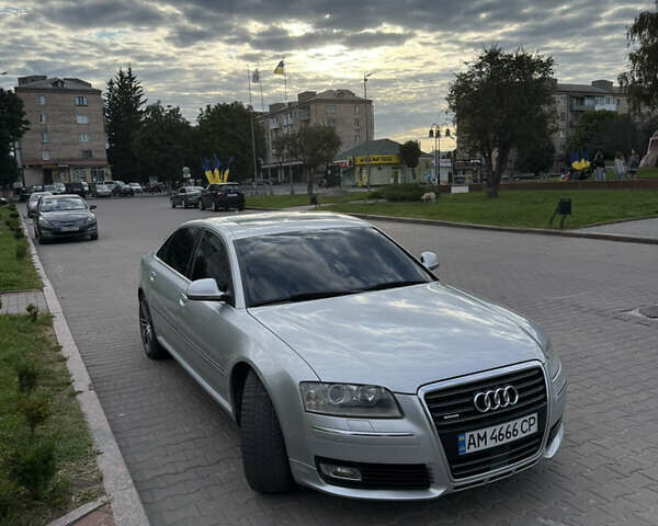 Сірий Ауді A8, об'ємом двигуна 4.2 л та пробігом 350 тис. км за 13500 $, фото 1 на Automoto.ua