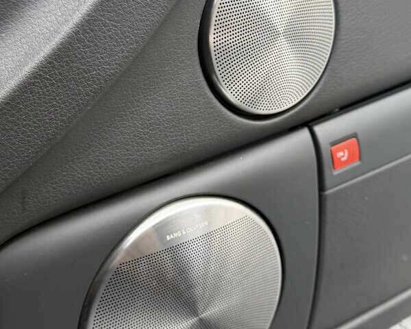 Сірий Ауді A8, об'ємом двигуна 4.2 л та пробігом 350 тис. км за 13500 $, фото 10 на Automoto.ua