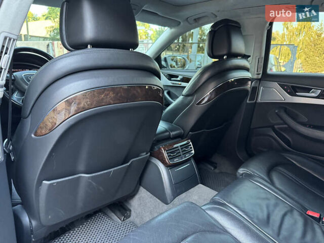 Сірий Ауді A8, об'ємом двигуна 4.13 л та пробігом 266 тис. км за 17900 $, фото 34 на Automoto.ua