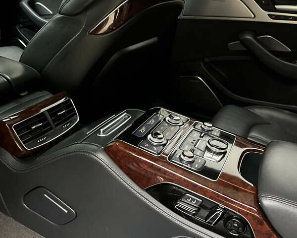 Серый Ауди А8, объемом двигателя 3 л и пробегом 147 тыс. км за 19900 $, фото 30 на Automoto.ua