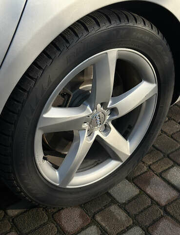 Сірий Ауді A8, об'ємом двигуна 4.13 л та пробігом 266 тис. км за 17900 $, фото 45 на Automoto.ua