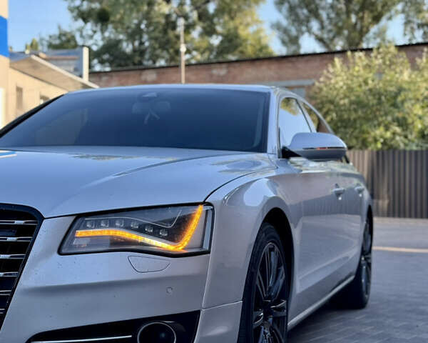 Сірий Ауді A8, об'ємом двигуна 4.13 л та пробігом 266 тис. км за 17900 $, фото 11 на Automoto.ua