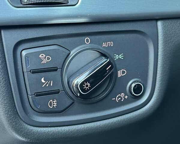 Сірий Ауді A8, об'ємом двигуна 4.13 л та пробігом 266 тис. км за 17900 $, фото 26 на Automoto.ua