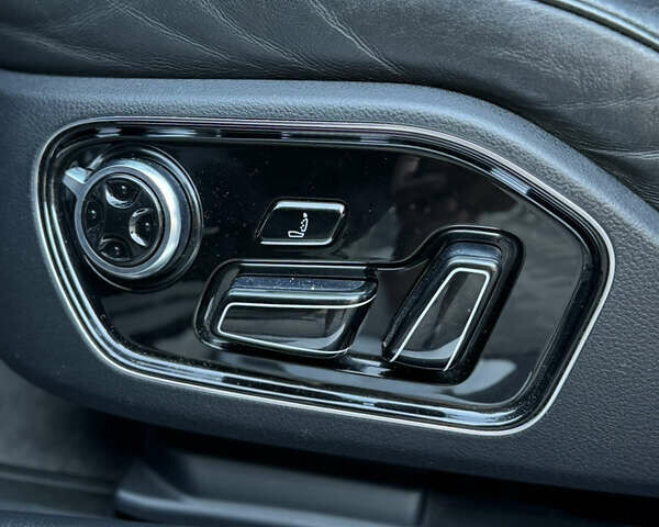 Сірий Ауді A8, об'ємом двигуна 4.13 л та пробігом 266 тис. км за 17900 $, фото 23 на Automoto.ua