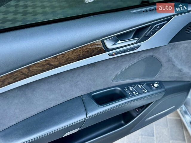 Сірий Ауді A8, об'ємом двигуна 4.13 л та пробігом 266 тис. км за 17900 $, фото 19 на Automoto.ua