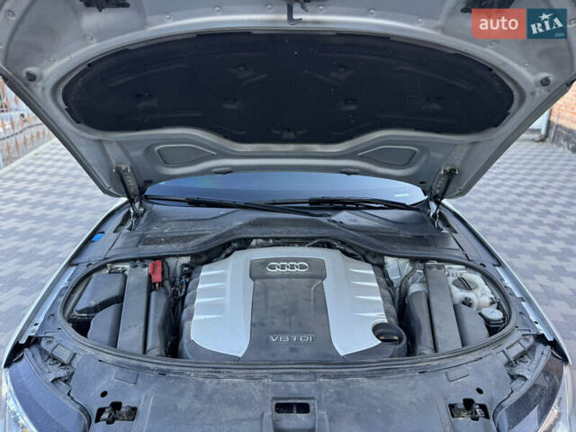 Сірий Ауді A8, об'ємом двигуна 4.13 л та пробігом 266 тис. км за 17900 $, фото 44 на Automoto.ua