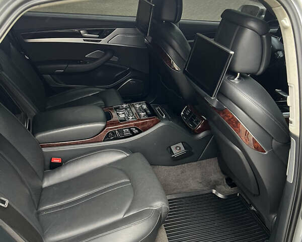 Серый Ауди А8, объемом двигателя 3 л и пробегом 147 тыс. км за 19900 $, фото 25 на Automoto.ua