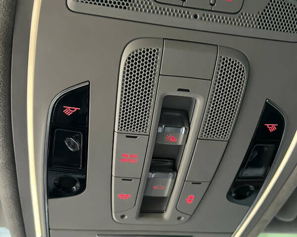 Серый Ауди А8, объемом двигателя 3 л и пробегом 147 тыс. км за 19900 $, фото 34 на Automoto.ua