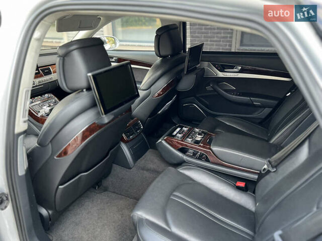 Серый Ауди А8, объемом двигателя 4.13 л и пробегом 225 тыс. км за 20000 $, фото 7 на Automoto.ua