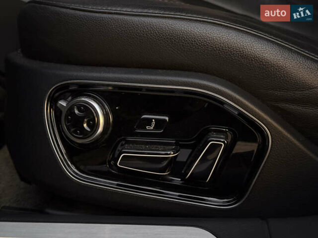 Серый Ауди А8, объемом двигателя 3 л и пробегом 251 тыс. км за 15000 $, фото 10 на Automoto.ua