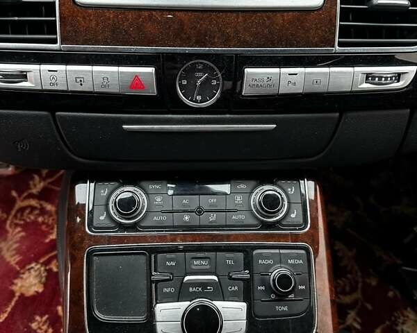 Серый Ауди А8, объемом двигателя 3 л и пробегом 193 тыс. км за 9950 $, фото 10 на Automoto.ua