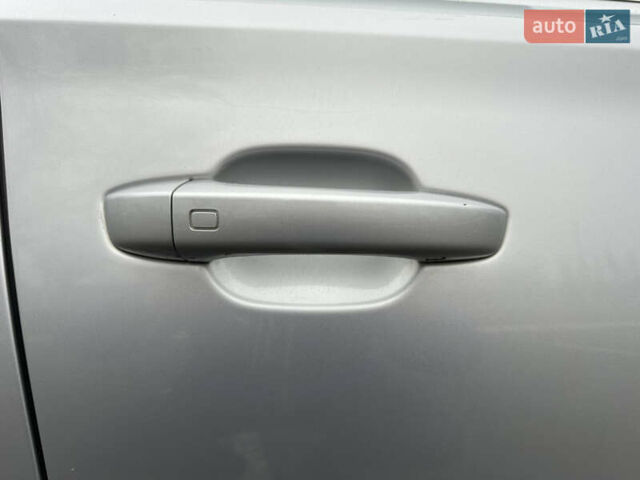 Серый Ауди А8, объемом двигателя 3 л и пробегом 249 тыс. км за 10800 $, фото 12 на Automoto.ua