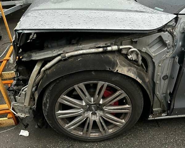 Серый Ауди А8, объемом двигателя 3 л и пробегом 193 тыс. км за 9950 $, фото 7 на Automoto.ua