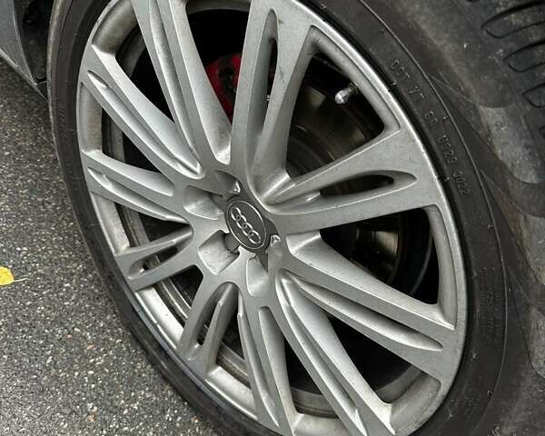 Серый Ауди А8, объемом двигателя 3 л и пробегом 193 тыс. км за 9950 $, фото 8 на Automoto.ua