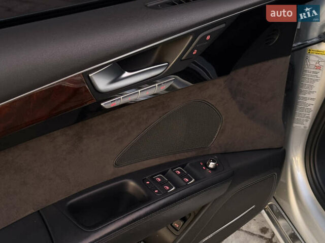 Серый Ауди А8, объемом двигателя 3 л и пробегом 251 тыс. км за 15000 $, фото 11 на Automoto.ua