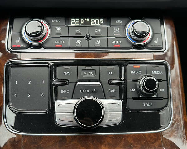 Серый Ауди А8, объемом двигателя 3 л и пробегом 249 тыс. км за 10800 $, фото 32 на Automoto.ua