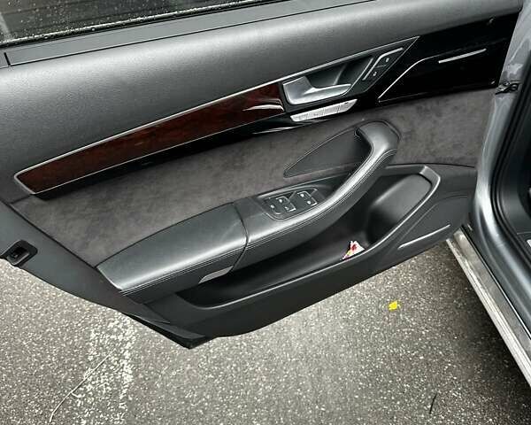 Серый Ауди А8, объемом двигателя 3 л и пробегом 193 тыс. км за 9950 $, фото 30 на Automoto.ua