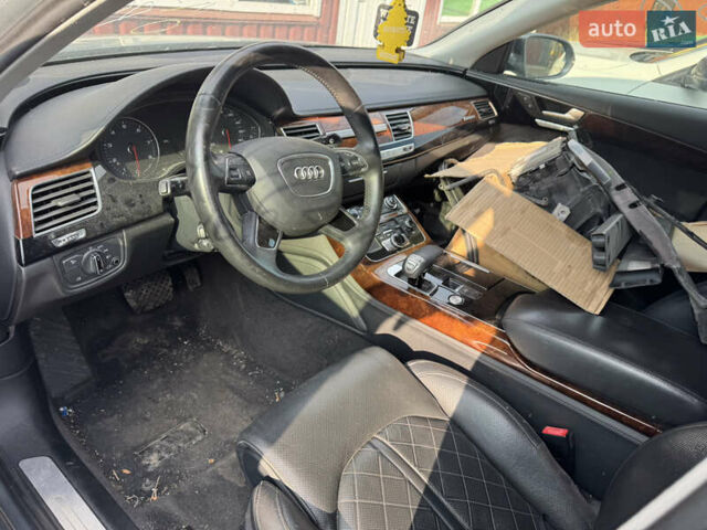 Серый Ауди А8, объемом двигателя 4 л и пробегом 184 тыс. км за 10500 $, фото 5 на Automoto.ua