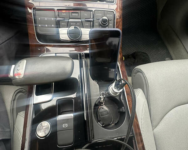 Серый Ауди А8, объемом двигателя 3 л и пробегом 198 тыс. км за 19999 $, фото 26 на Automoto.ua