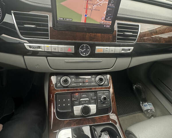 Серый Ауди А8, объемом двигателя 3 л и пробегом 198 тыс. км за 19999 $, фото 24 на Automoto.ua