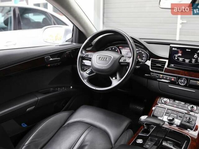 Серый Ауди А8, объемом двигателя 4 л и пробегом 204 тыс. км за 20700 $, фото 12 на Automoto.ua