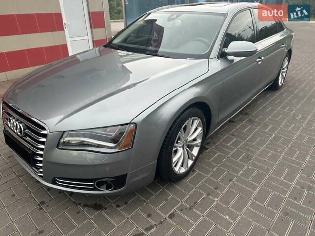 Серый Ауди А8, объемом двигателя 3 л и пробегом 198 тыс. км за 19999 $, фото 1 на Automoto.ua