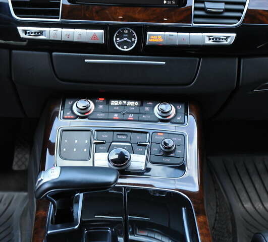 Серый Ауди А8, объемом двигателя 3 л и пробегом 214 тыс. км за 20900 $, фото 37 на Automoto.ua