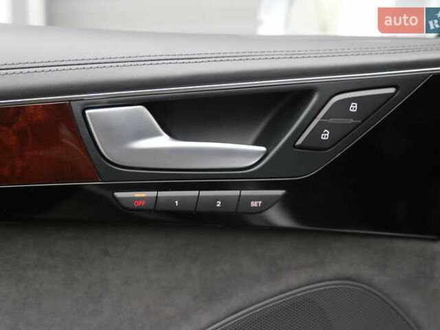 Серый Ауди А8, объемом двигателя 4 л и пробегом 204 тыс. км за 20700 $, фото 27 на Automoto.ua