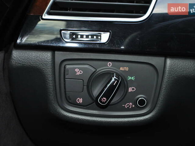 Серый Ауди А8, объемом двигателя 3 л и пробегом 214 тыс. км за 20900 $, фото 32 на Automoto.ua