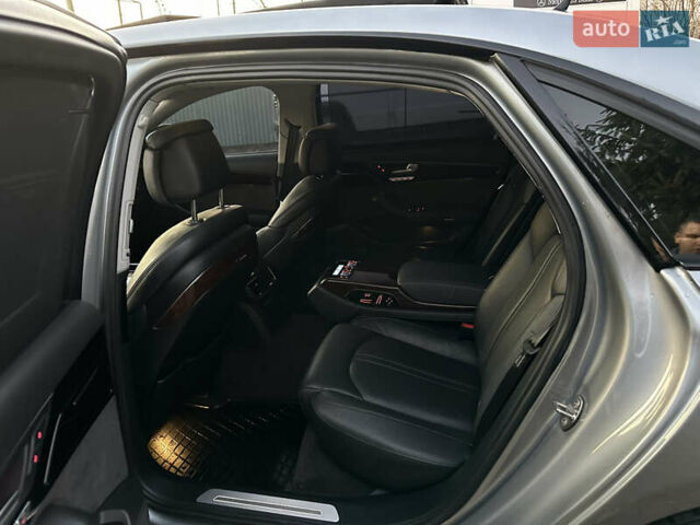 Серый Ауди А8, объемом двигателя 2.97 л и пробегом 267 тыс. км за 26500 $, фото 52 на Automoto.ua