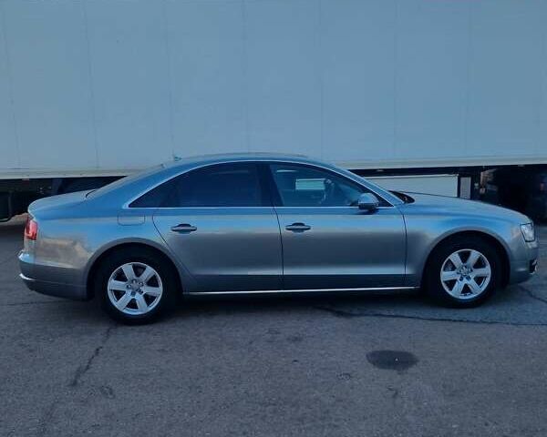 Сірий Ауді A8, об'ємом двигуна 3 л та пробігом 193 тис. км за 25000 $, фото 1 на Automoto.ua