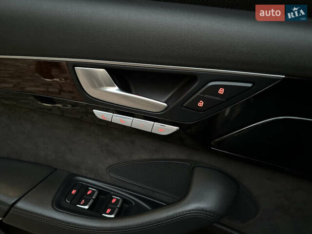 Серый Ауди А8, объемом двигателя 2.97 л и пробегом 267 тыс. км за 26500 $, фото 51 на Automoto.ua