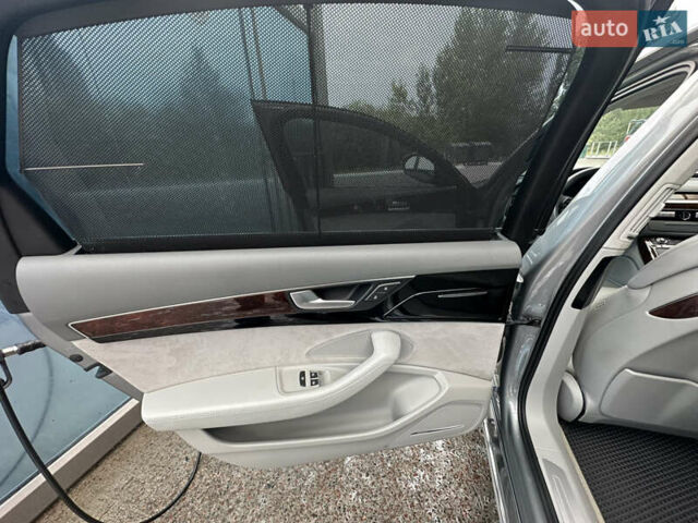 Серый Ауди А8, объемом двигателя 3 л и пробегом 198 тыс. км за 19999 $, фото 8 на Automoto.ua