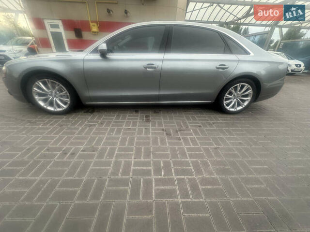 Серый Ауди А8, объемом двигателя 3 л и пробегом 198 тыс. км за 19999 $, фото 2 на Automoto.ua