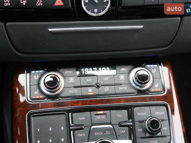 Серый Ауди А8, объемом двигателя 4 л и пробегом 204 тыс. км за 20700 $, фото 20 на Automoto.ua