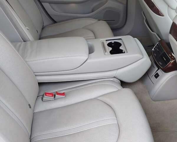 Сірий Ауді A8, об'ємом двигуна 3 л та пробігом 221 тис. км за 15900 $, фото 32 на Automoto.ua