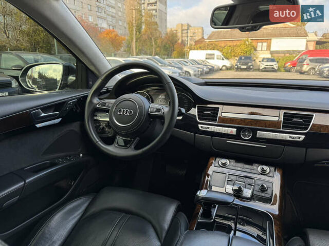 Ауді A8 2014 у Бердичеве на Automoto.ua Сірий Ауді A8, об'ємом двигуна 4.2 л та пробігом 239 тис. км за 34500 $, фото 20 на Automoto.ua