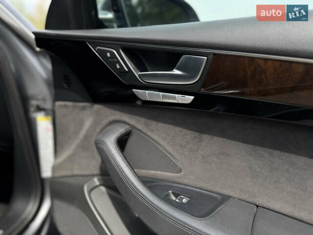 Сірий Ауді A8, об'ємом двигуна 3 л та пробігом 243 тис. км за 14990 $, фото 27 на Automoto.ua