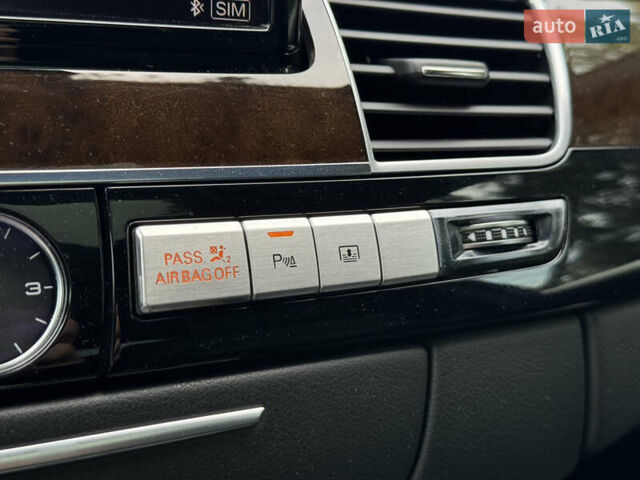 Сірий Ауді A8, об'ємом двигуна 3 л та пробігом 243 тис. км за 14990 $, фото 20 на Automoto.ua