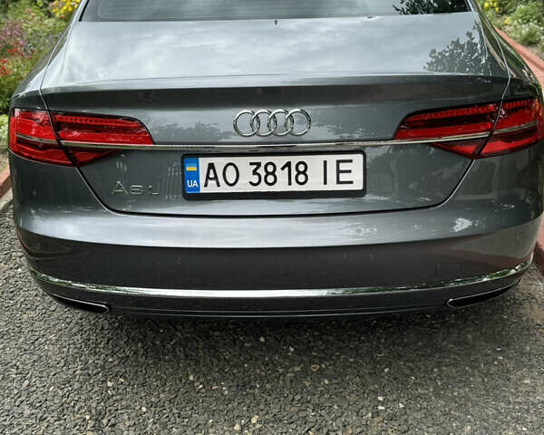 Серый Ауди А8, объемом двигателя 3 л и пробегом 128 тыс. км за 22500 $, фото 4 на Automoto.ua