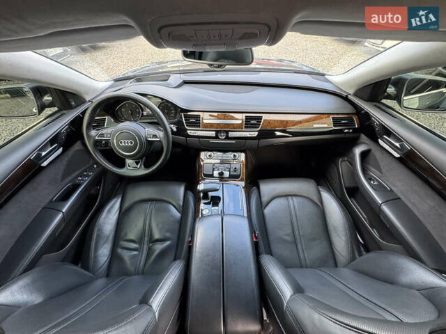 Ауді A8 2014 у Бердичеве на Automoto.ua Сірий Ауді A8, об'ємом двигуна 4.2 л та пробігом 239 тис. км за 34500 $, фото 18 на Automoto.ua