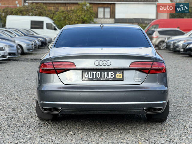 Ауді A8 2014 у Бердичеве на Automoto.ua Сірий Ауді A8, об'ємом двигуна 4.2 л та пробігом 239 тис. км за 34500 $, фото 12 на Automoto.ua