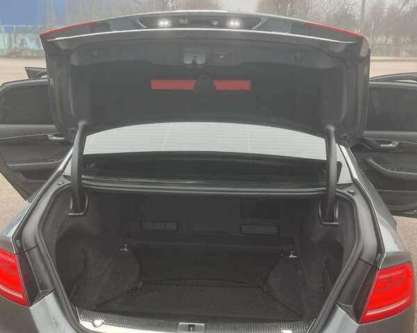 Серый Ауди А8, объемом двигателя 3 л и пробегом 247 тыс. км за 16900 $, фото 6 на Automoto.ua